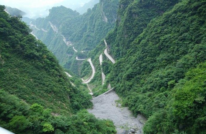 张家界天门山景区 天门山玻璃栈道 天门山在哪